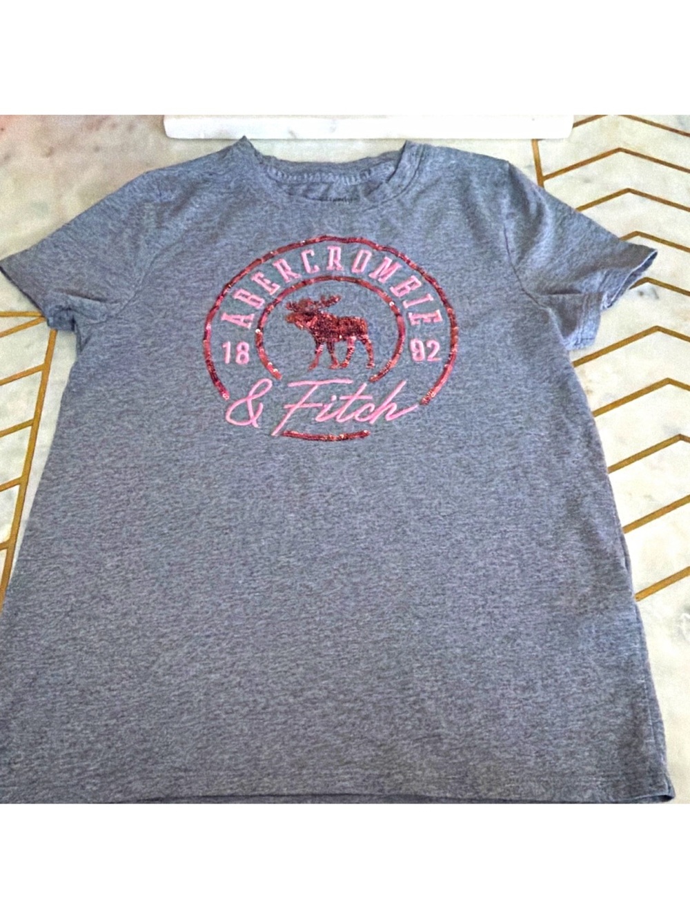 abercrombie kids Gray Short-Sleeve Logo Tee with Pink Graphic